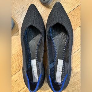 Black 7.5 Rothy’s point